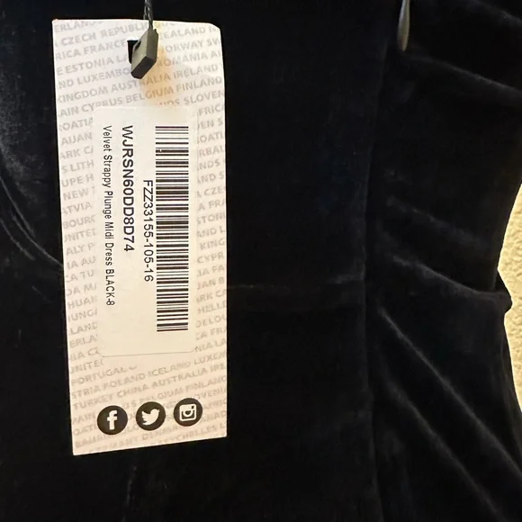 NWT Boohoo Black Velvet Dress | Size 4 | Gorgeous Night-Out Look - Picture 8 of 9